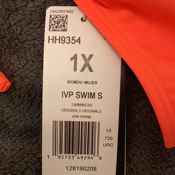 IVY PARK Swimsuit - Picture 6 of 9